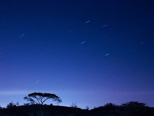 澄み切った秋の夜空。お出かけには欠かせないガーデン家具特集