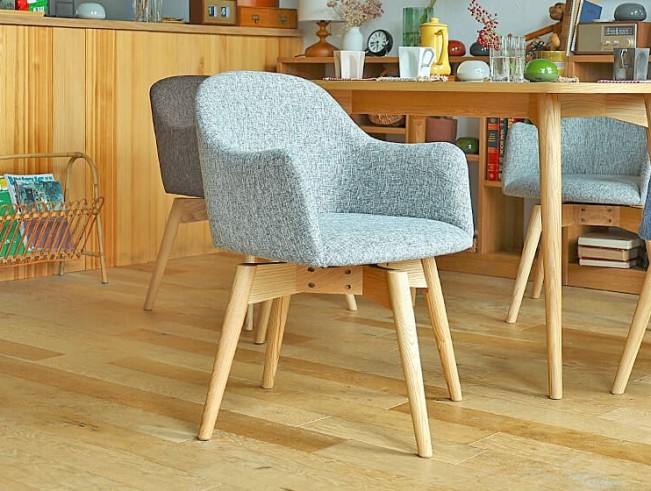 スペースにもう悩まない！回転式ダイニングチェアのご紹介♪